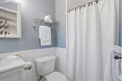 1215 NE 195th Ave, Portland, OR 97230 - Photo 25