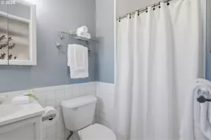 1215 NE 195th Ave, Portland, OR 97230 - Photo 25