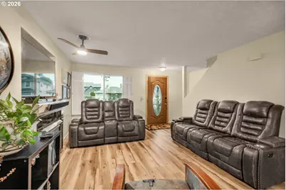 8307 N Foss Ave, Portland, OR 97203 - Photo 7