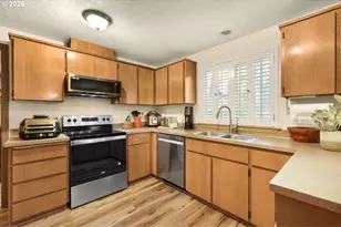 8307 N Foss Ave, Portland, OR 97203 - Photo 15