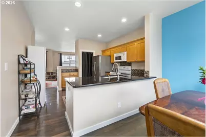 2571 NW 1st Dr, Gresham, OR 97030 - Photo 9
