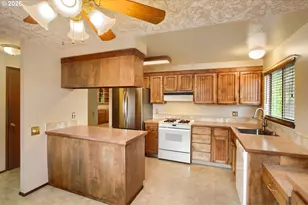 16680 SW Queen Anne Ave, Portland, OR 97224 - Photo 5