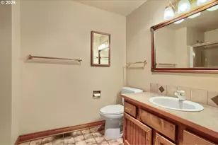 16680 SW Queen Anne Ave, Portland, OR 97224 - Photo 15