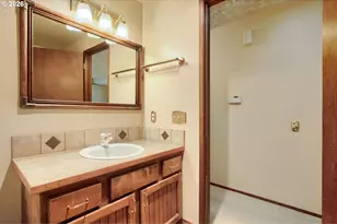 16680 SW Queen Anne Ave, Portland, OR 97224 - Photo 17