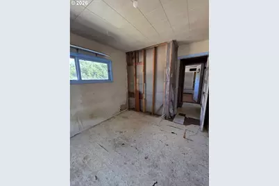 94136 Rink Creek Ln, Coquille, OR 97423 - Photo 13