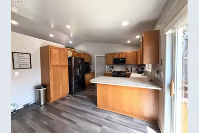 2273 Eagle Loop, Sutherlin, OR 97479 - Photo 9