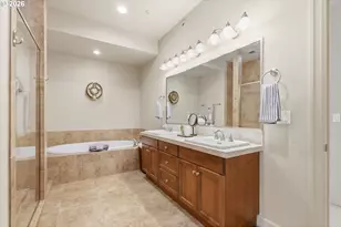 707 N Hayden Island Dr, Portland, OR 97217 - Photo 23