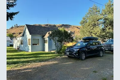 107 W 4th St, Wallowa, OR 97885 - Photo 3