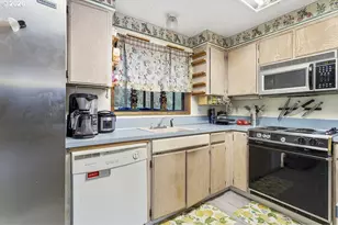 24044 NE Treehill Dr, Wood Village, OR 97060 - Photo 5