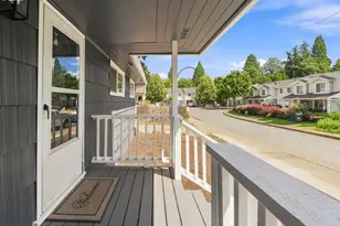 226 SE 157th Ave, Portland, OR 97233 - Photo 3