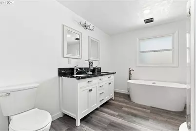 226 SE 157th Ave, Portland, OR 97233 - Photo 11