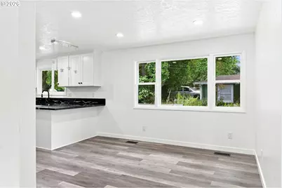 226 SE 157th Ave, Portland, OR 97233 - Photo 7