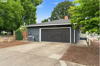 226 SE 157th Ave, Portland, OR 97233 - Photo 1