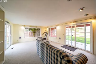 1090 SE 3rd Ave, Mill City, OR 97360 - Photo 11