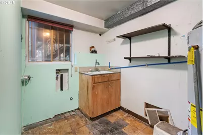 13122 NE Morris Ct, Portland, OR 97230 - Photo 31