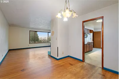 13122 NE Morris Ct, Portland, OR 97230 - Photo 9