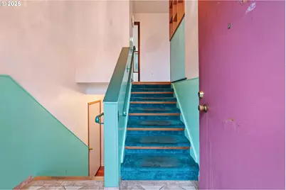 13122 NE Morris Ct, Portland, OR 97230 - Photo 3