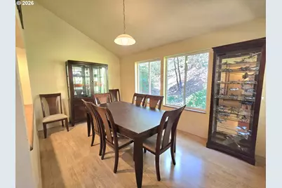 728 NW Morrison Ave, Myrtle Creek, OR 97457 - Photo 15