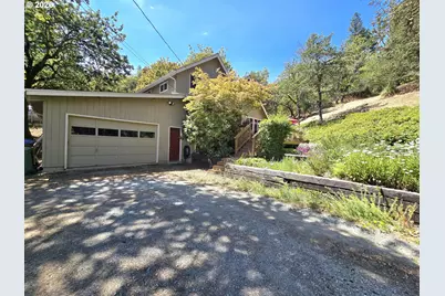728 NW Morrison Ave, Myrtle Creek, OR 97457 - Photo 1
