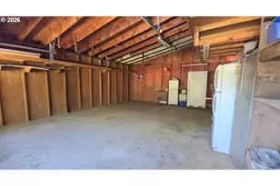728 NW Morrison Ave, Myrtle Creek, OR 97457 - Photo 37