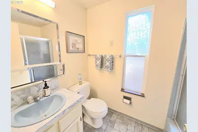 728 NW Morrison Ave, Myrtle Creek, OR 97457 - Photo 21