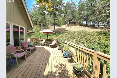 728 NW Morrison Ave, Myrtle Creek, OR 97457 - Photo 5