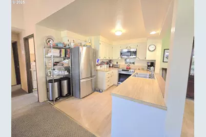 728 NW Morrison Ave, Myrtle Creek, OR 97457 - Photo 17