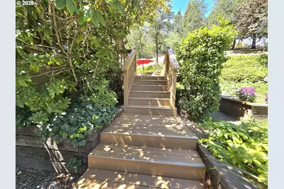 728 NW Morrison Ave, Myrtle Creek, OR 97457 - Photo 7
