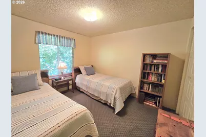728 NW Morrison Ave, Myrtle Creek, OR 97457 - Photo 25
