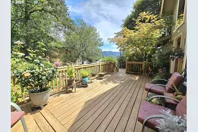 728 NW Morrison Ave, Myrtle Creek, OR 97457 - Photo 7