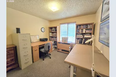 728 NW Morrison Ave, Myrtle Creek, OR 97457 - Photo 23