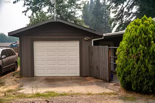 1305 Tucker Rd, Hood River, OR 97031 - Photo 19