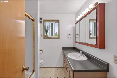 447 Maxwell Rd, Eugene, OR 97404 - Photo 37