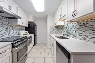 11510 SW Crown Dr, King City, OR 97224 - Photo 11