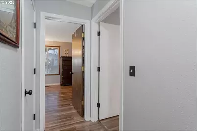 825 SW Walnut St, Albany, OR 97321 - Photo 17