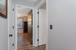 825 SW Walnut St, Albany, OR 97321 - Photo 17