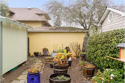 825 SW Walnut St, Albany, OR 97321 - Photo 29