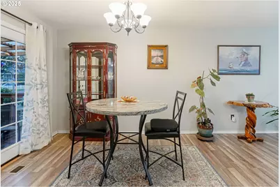 825 SW Walnut St, Albany, OR 97321 - Photo 5