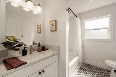 9120 SE Market St, Portland, OR 97216 - Photo 17