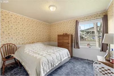 253 NW Glenhart Ave, Winston, OR 97496 - Photo 23