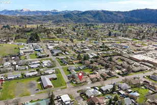 253 NW Glenhart Ave, Winston, OR 97496 - Photo 31