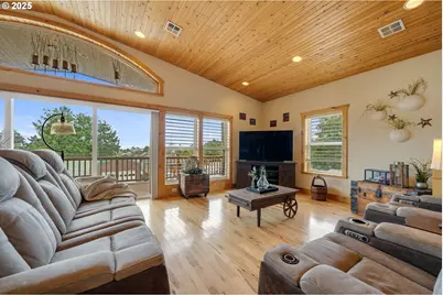 1070 S Coral St, Rockaway Beach, OR 97136 - Photo 11