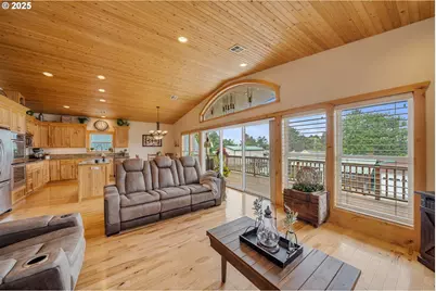 1070 S Coral St, Rockaway Beach, OR 97136 - Photo 3