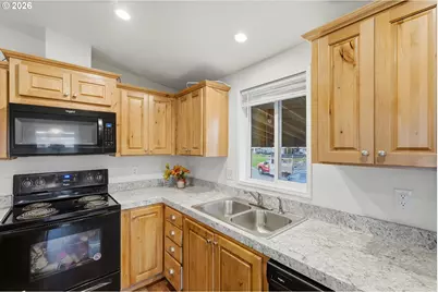 626 SW Philadelphia Way #176, Beaverton, OR 97006 - Photo 13