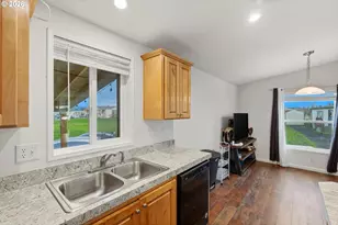 626 SW Philadelphia Way, Beaverton, OR 97006 - Photo 13