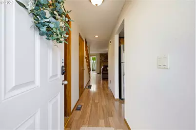 3230 NE 29th St, Gresham, OR 97030 - Photo 5