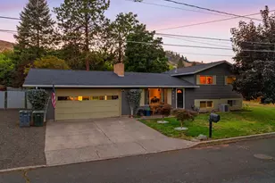 502 1st St, La Grande, OR 97850 - Photo 3