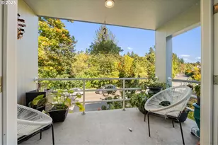 2904 SE Berkeley Pl, Portland, OR 97202 - Photo 23