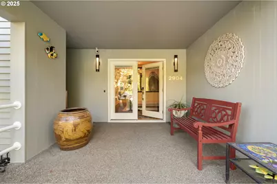 2904 SE Berkeley Pl, Portland, OR 97202 - Photo 5