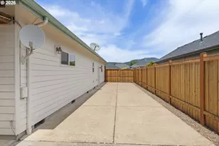 919 Old Orchard Ln, Springfield, OR 97477 - Photo 27